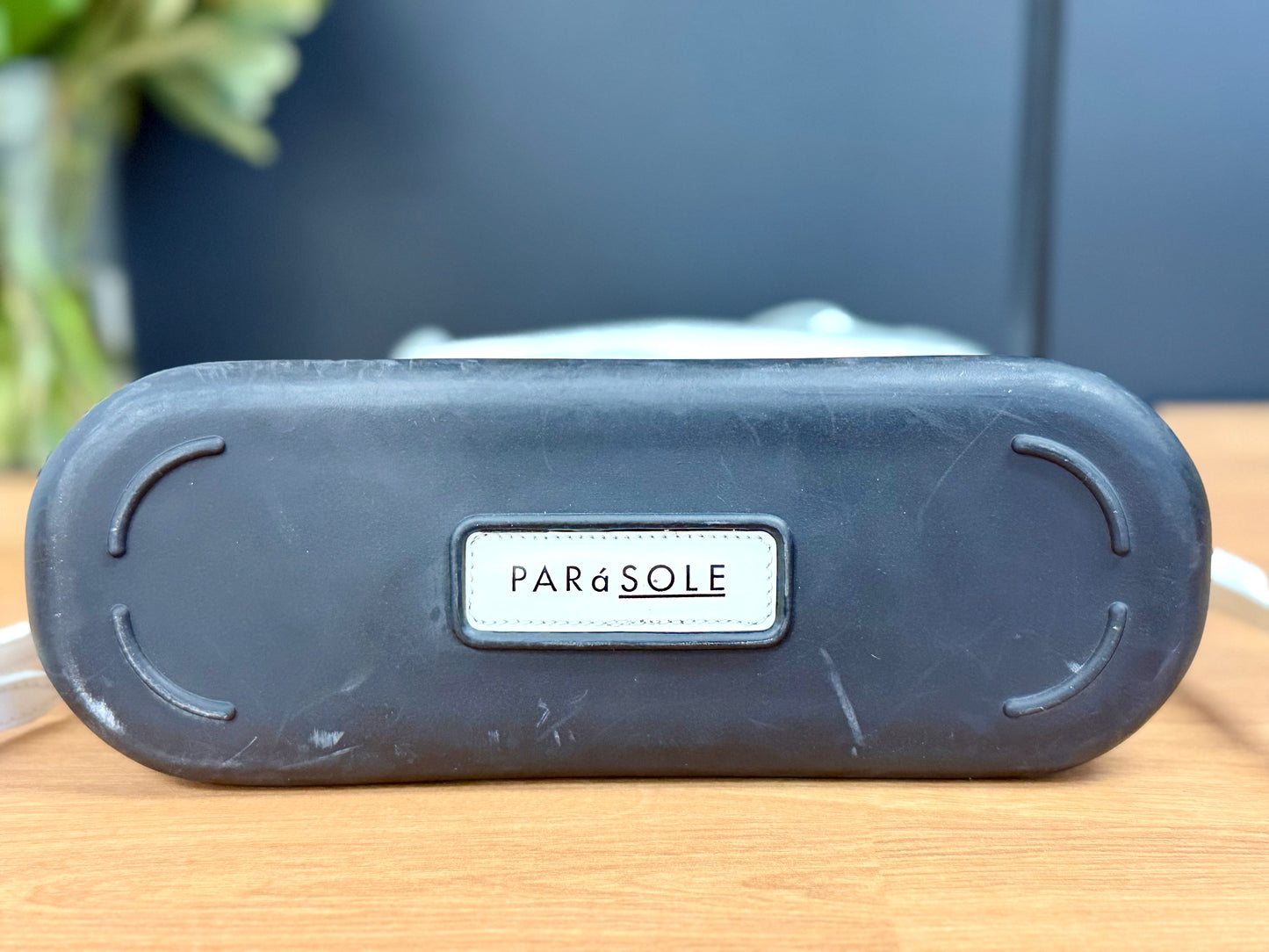 Dooney & Bourke- Parasole handbag