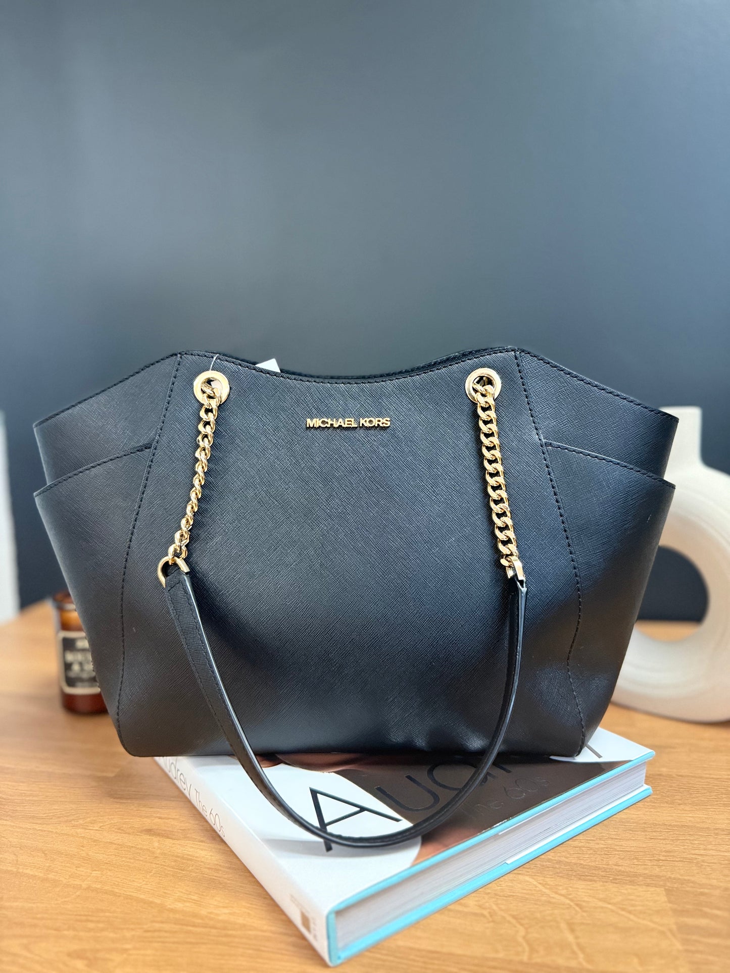 Michael Kors Jet Set Large Saffiano Leather tote- Black