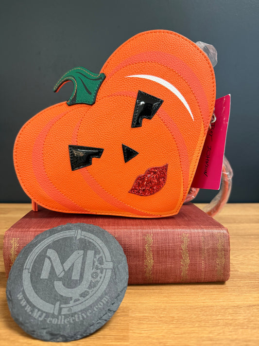 Betsey Johnson Halloween XO GINGER PUMPKIN Heart Kitsch Crossbody Bag Purse NWT
