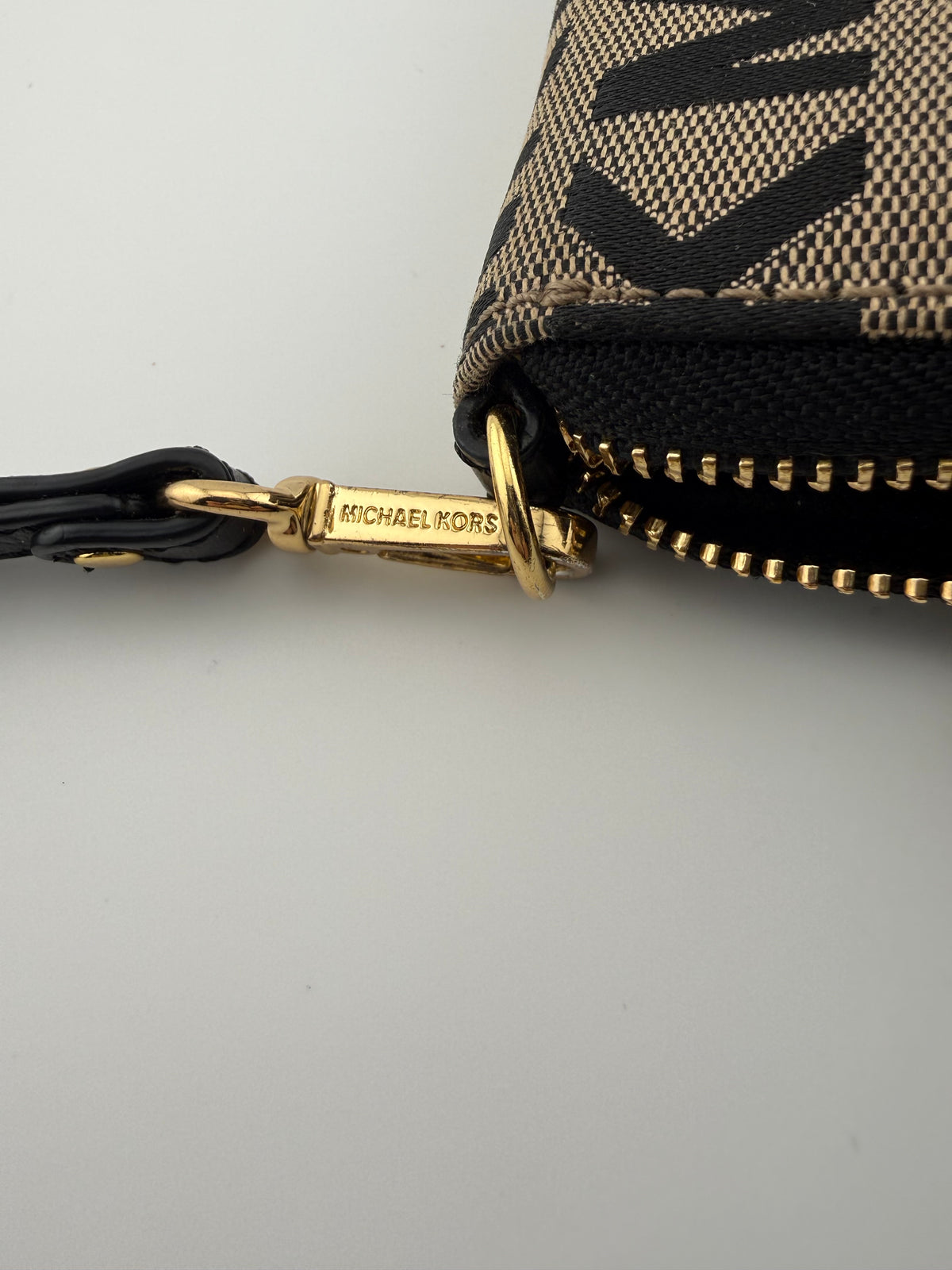 Michael Kors MK Zip-Around Large Accordion Wallet