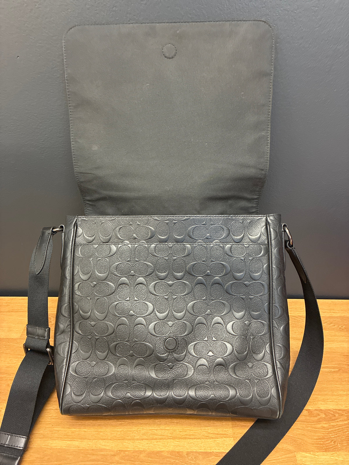 Coach Houston Map Bag in Signature Leather (Style Code: F73340)