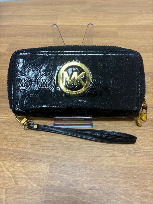 Michael Kors- Jet Set wristlet wallet