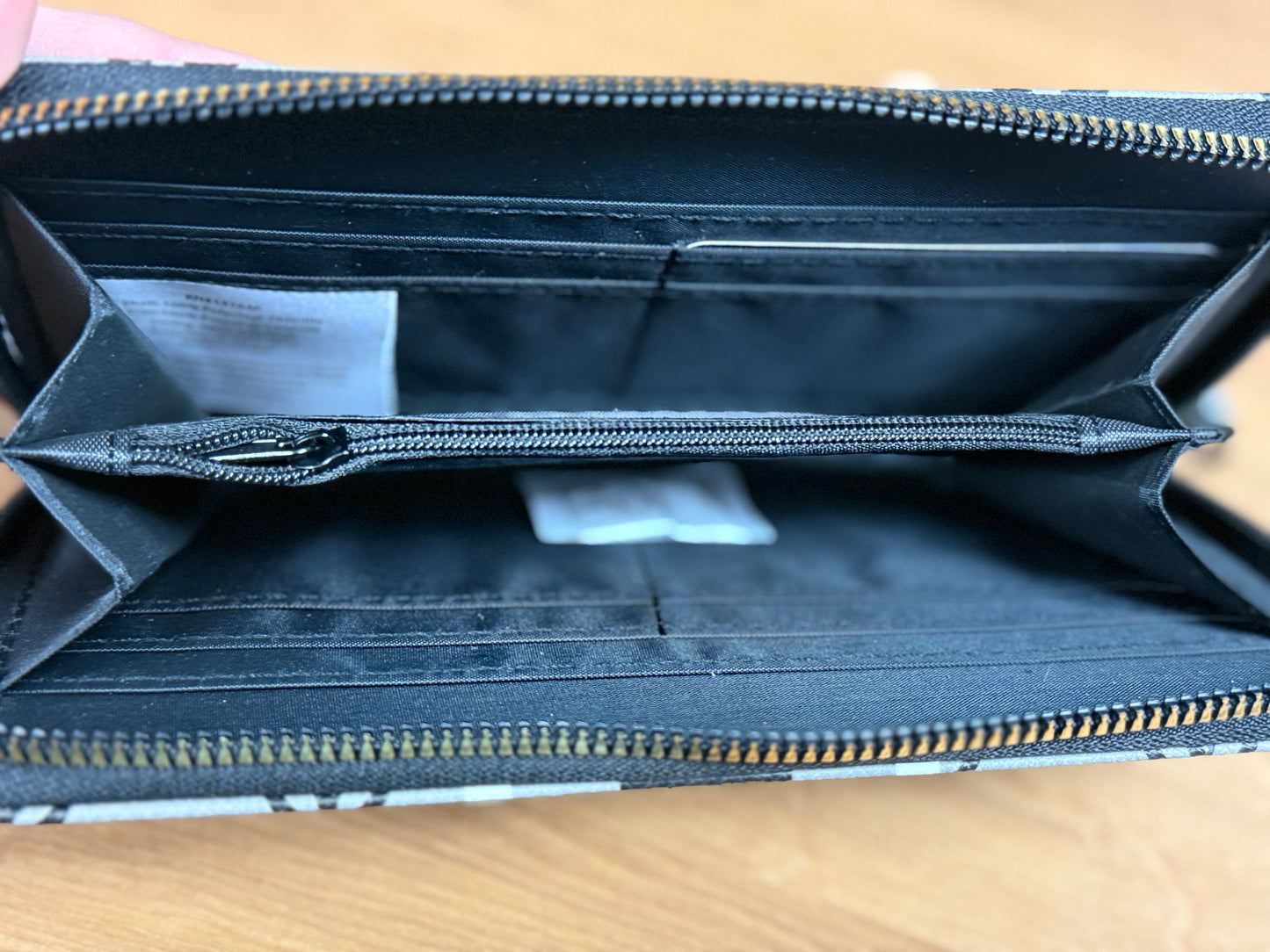 Vera New York Zip Wallet