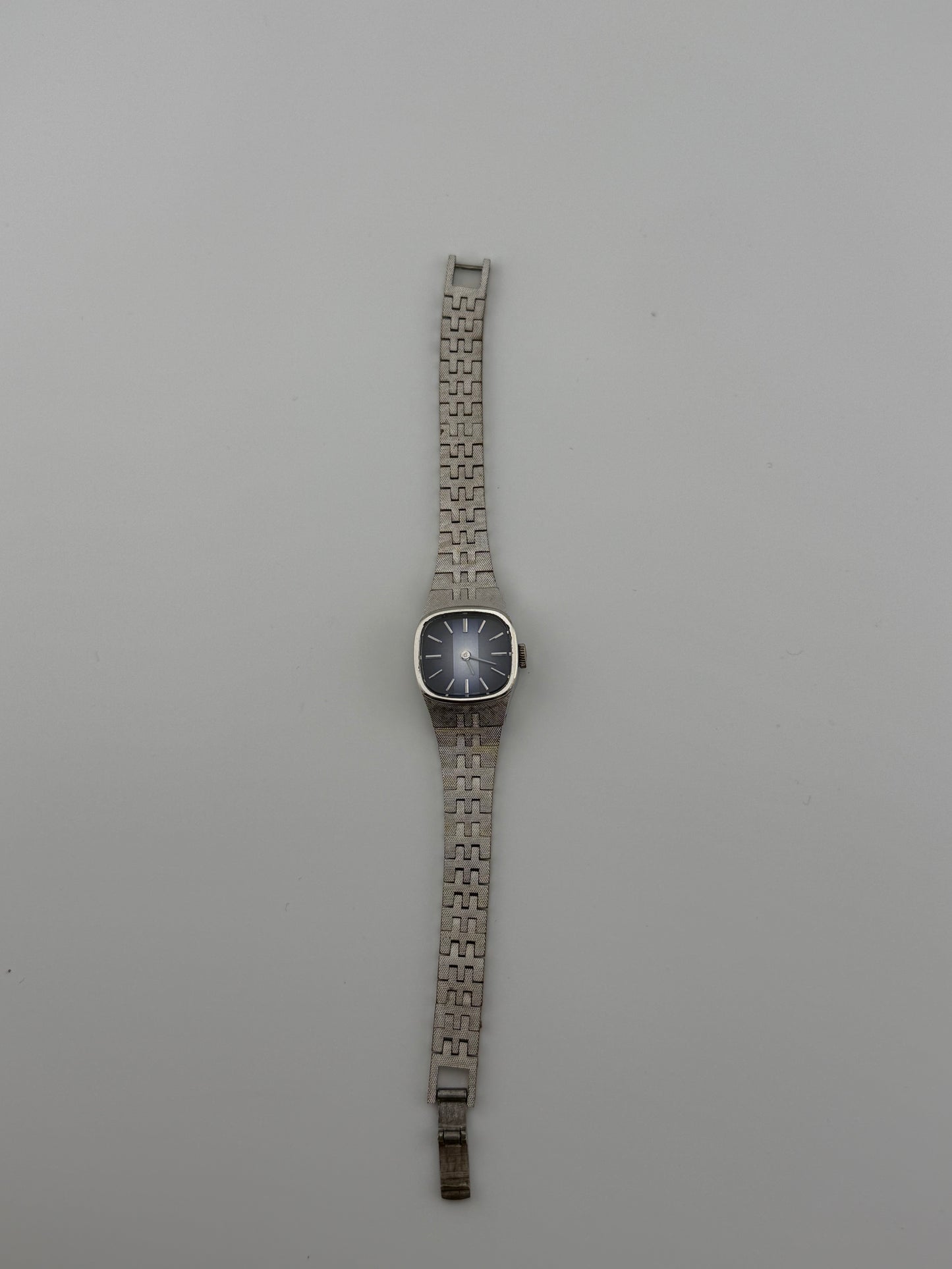 Vintage Seiko 11-3949 ladies' mechanical watch, Blue Sunburst Dial