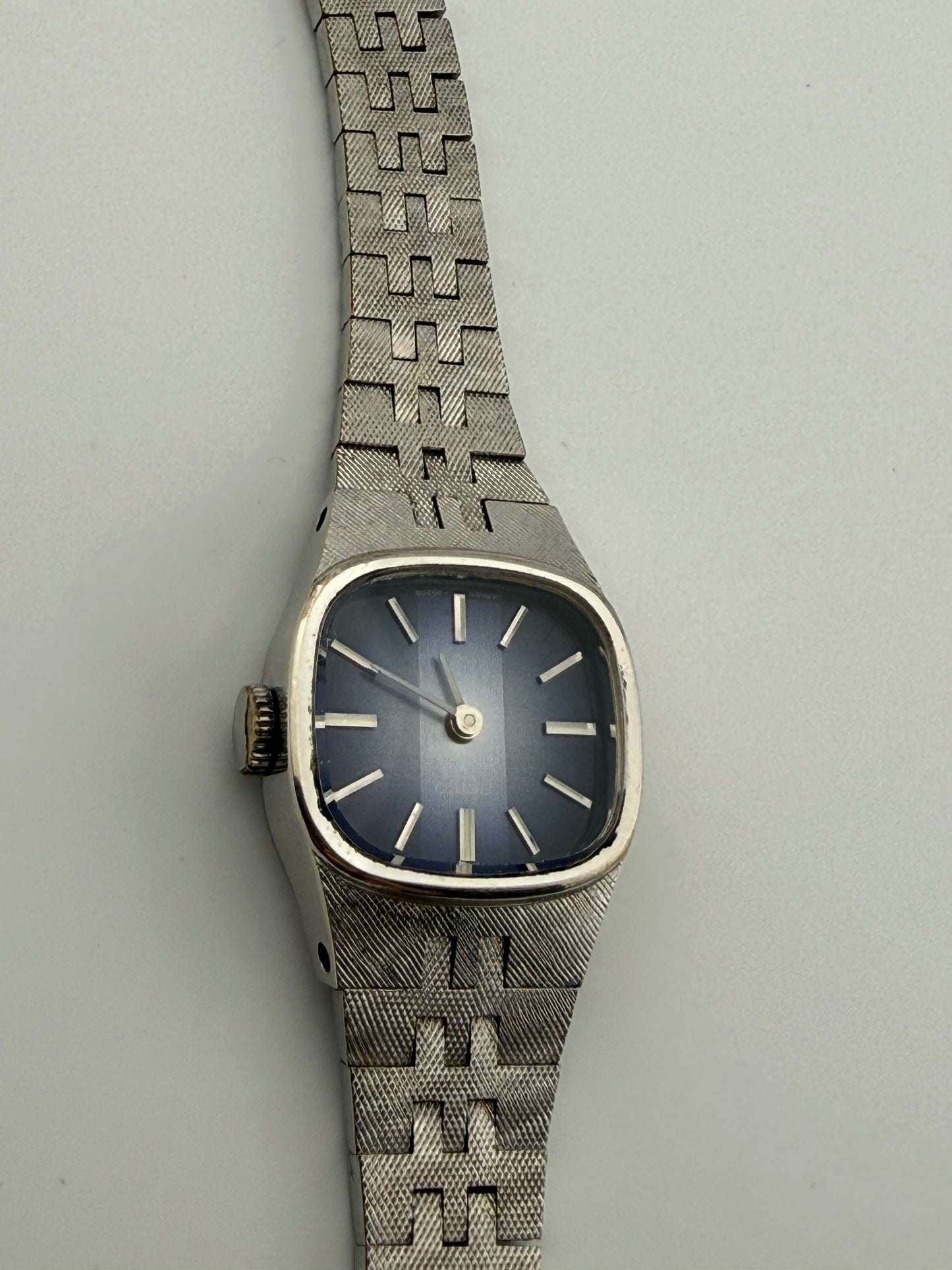 Vintage Seiko 11-3949 ladies' mechanical watch, Blue Sunburst Dial