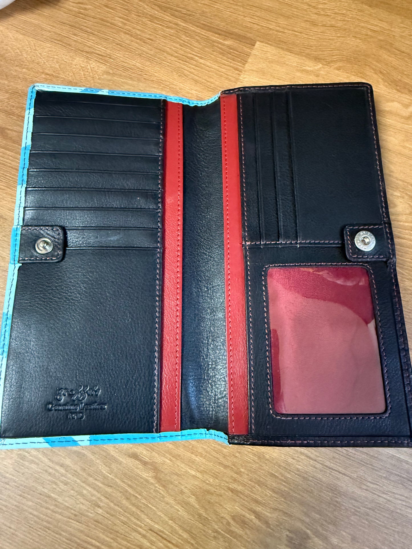 Graffiti Long Wallet Leather Penguin "Abbey Road"